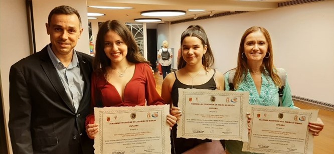 Alumnas del IES Domingo Valdivieso ganan el primer premio de la VIII edición del programa IDIES