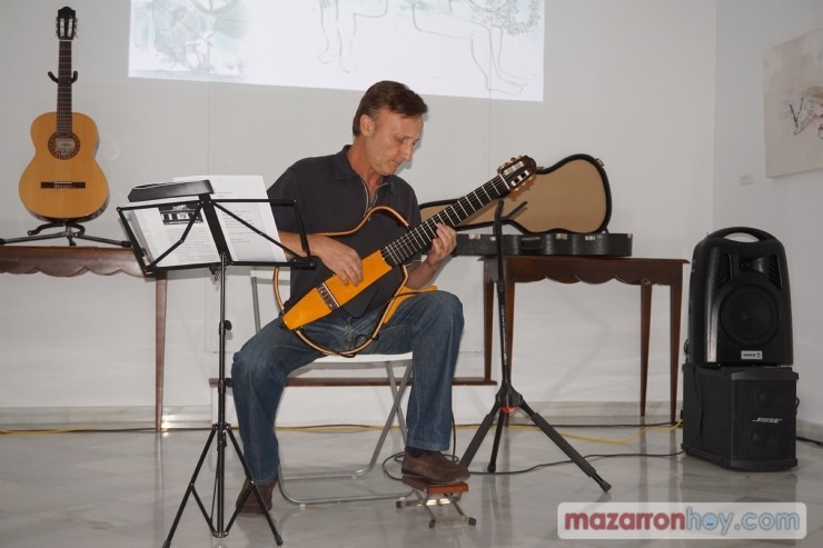 Maxi Garcés deleitó con su música en el 125 Aniversario de Casas Consistoriales.