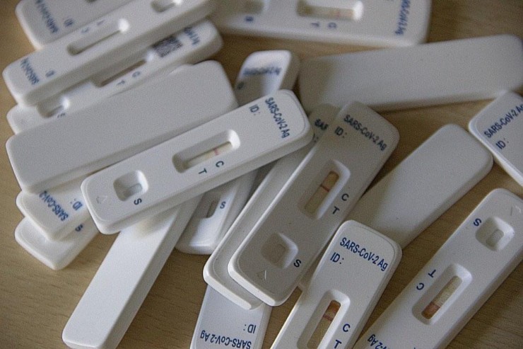 El Gobierno fija en 2,94 euros el precio máximo de venta para los test de antígenos