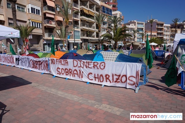 La Policía Local de Mazarrón traslada su protesta al Puerto de Mazarrón durante la Semana Santa