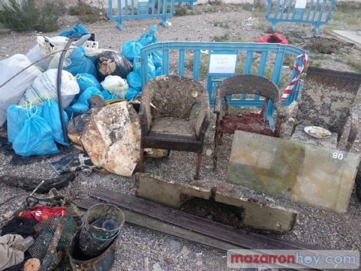 1500 kilos de basura recogidos de los fondos marinos de la Bahía de Mazarrón