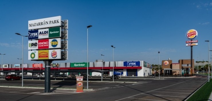 Inversores húngaros compran el centro comercial Mazarrón Park