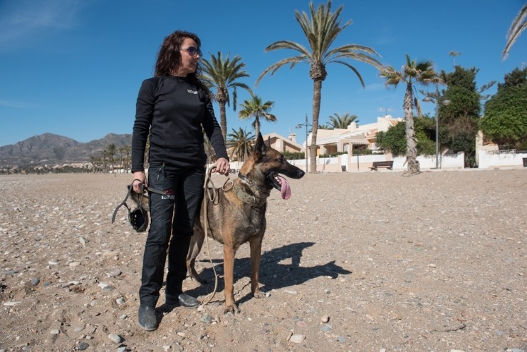 El Ayuntamiento de Mazarrón se ha sumado al proyecto piloto ESCAN para  intervención psicológica y prevención de agresiones asistido por perros adiestrados