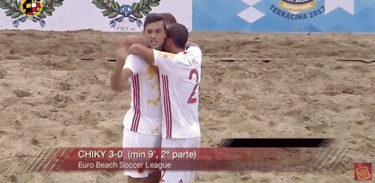 Los jugadores mazarroneros Chiky, Tomás y Pablo han vencido 8-5 a Polonia con la Selección Española de fútbol playa 
