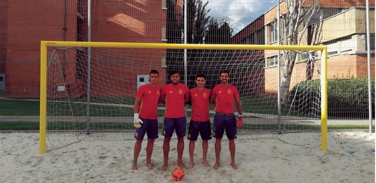 Los jugadores mazarroneros Chiky, Tomás y Pablo han vencido 8-5 a Polonia con la Selección Española de fútbol playa 