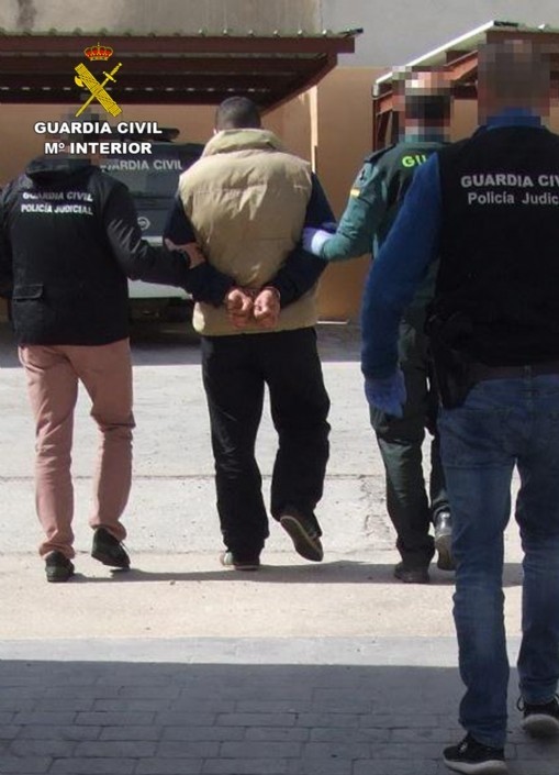 La Guardia Civil detiene en Mazarrón a un experimentado delincuente buscado por autoridades judiciales de Murcia y Alicante