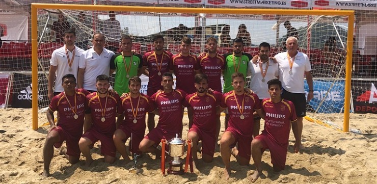 La selección murciana senior de fútbol playa, subcampeona de España en Donosti