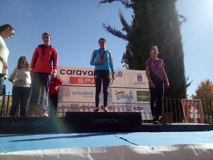 La atleta mazarronera Mayte Vera consigue la medalla de bronce del campeonato Regional en ruta