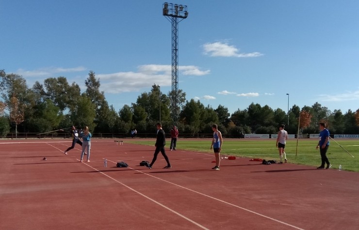 Los juveniles del Club Atletismo Mazarrón se ponen las pilas en Lorca