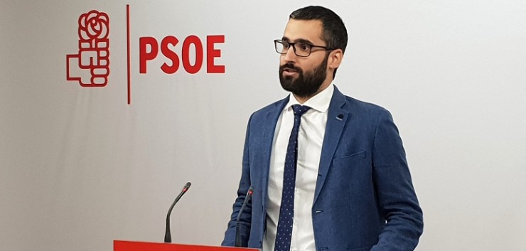 El PSOE pide el cese de Villegas a López Miras