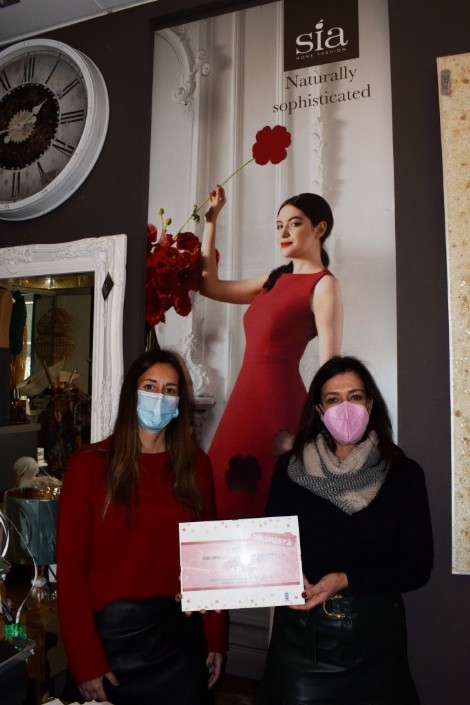 El Portillo y Relevé ganan el concurso de escaparates de San Valentín y Carnaval