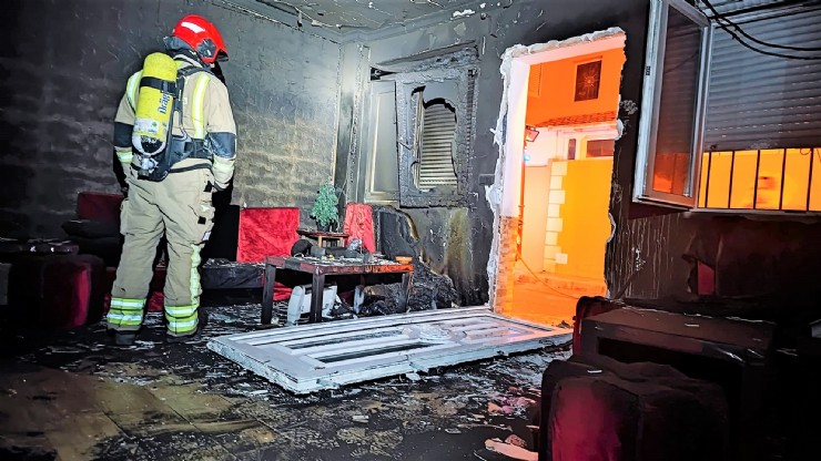 Muere una mujer de 41 años en el incendio de su vivienda en Puerto de Mazarrón 