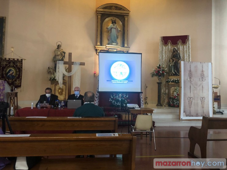 Apasionante ponencia sobre la Sábana Santa en Puerto de Mazarrón