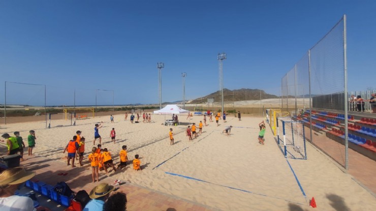 El complejo deportivo acogió el campeonato de balonmano playa