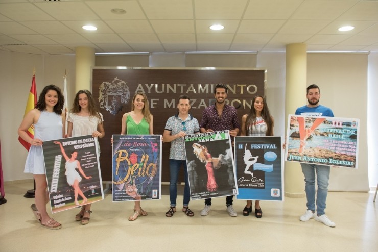 Las escuelas de baile realizarán sus festivales de verano en la Plaza de las Comunidades Autónomas del Paseo Marítimo de Puerto de Mazarrón