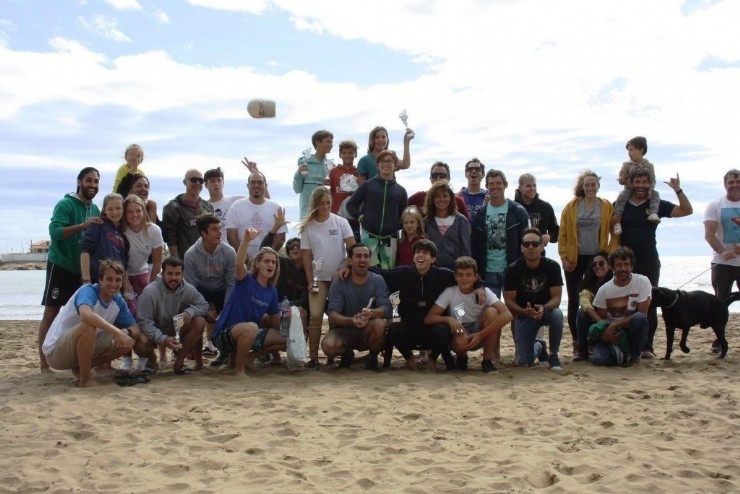 La playa de La Reya acogió la novena edición del campeonato de Surfito