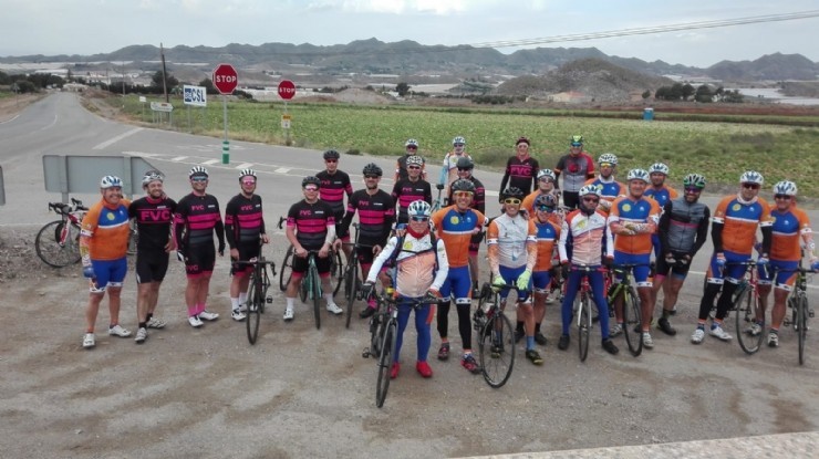 El Club Ciclista Folkestone del Reino Unido vuelve a Mazarrón por sexta vez