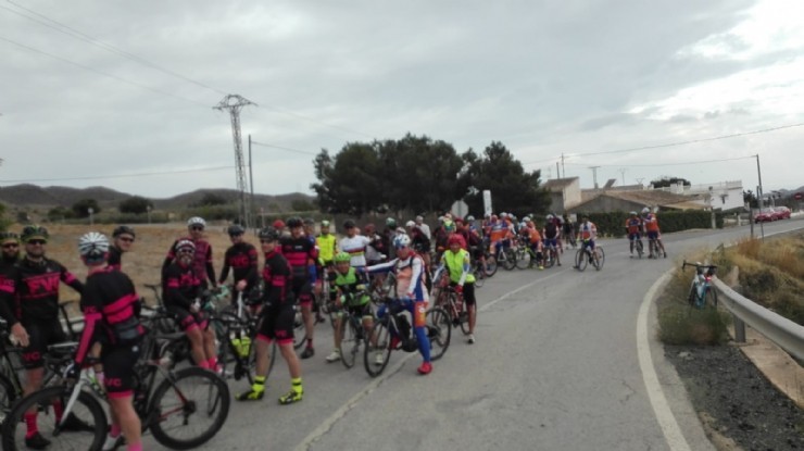 El Club Ciclista Folkestone del Reino Unido vuelve a Mazarrón por sexta vez