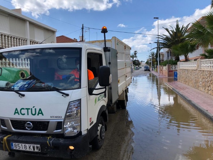 La rápida actuación del Ayuntamiento evita la inundación en Bahía