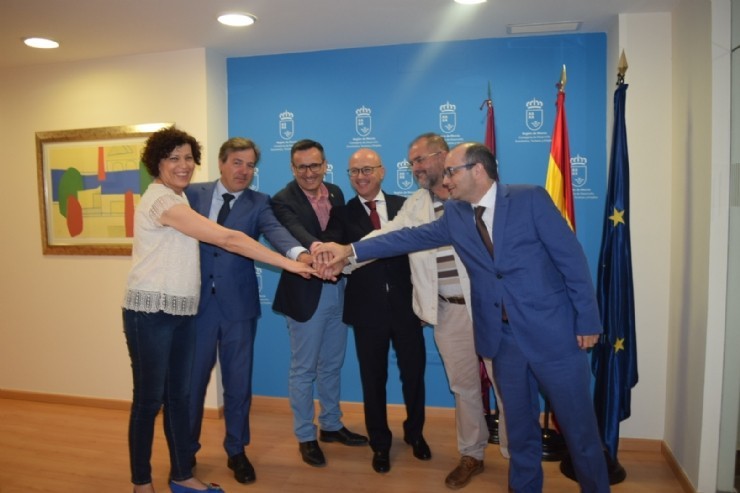 Mazarrón, junto con otras localidades, colaborarán con la Comunidad para acelerar proyectos de inversión