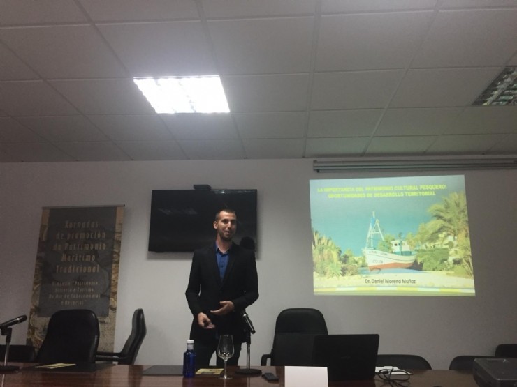 El mazarronero Daniel Moreno invitado a dar una conferencia sobre la pesca de la localidad en Galicia