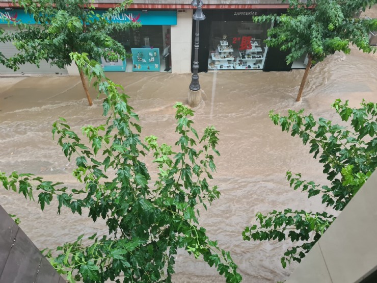 La lluvia deja 30 litros en media hora y 23 incidentes en Mazarrón