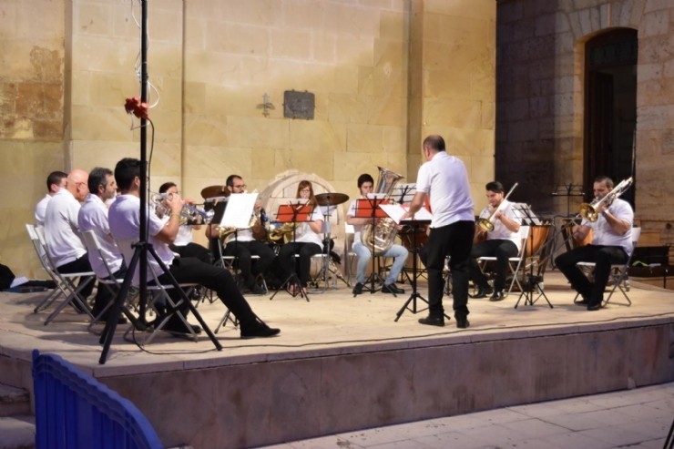 La Asociación Musical ‘Maestro Eugenio Calderón’ pone fin al curso 15/16 con su tradicional concierto y audiciones de fin de curso.