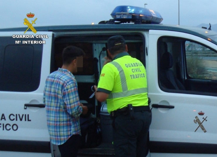 La Guardia Civil detiene a nueve conductores y denuncia a otros 94 en un amplio dispositivo de alcoholemia y droga 