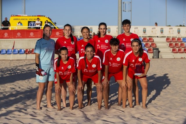 El Complejo Deportivo albergó el pasado fin de semana el III Campeonato de España de fútbol playa femenino