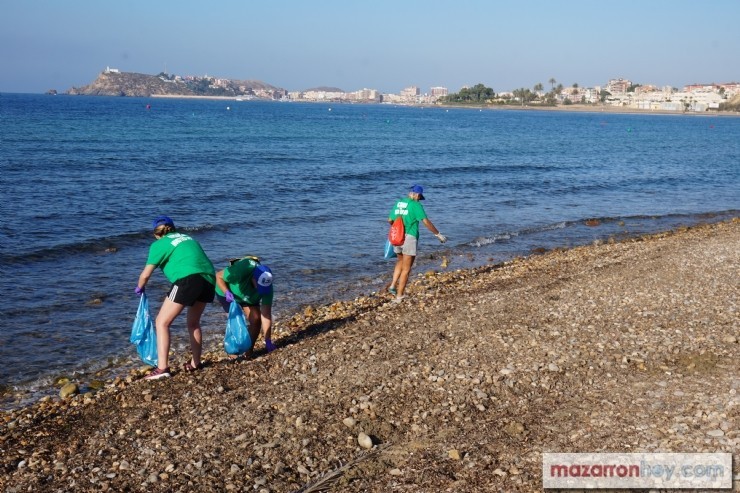 El proyecto LIBERA recoge datos sobre la basuraleza de 18 puntos de la costa murciana