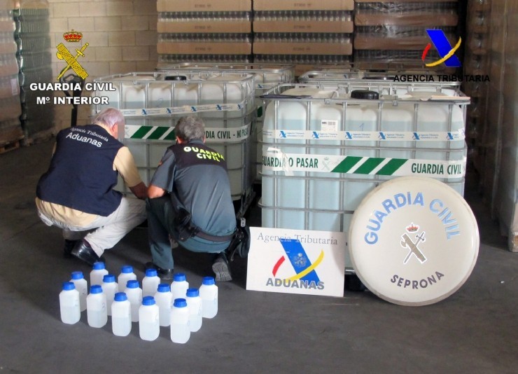 Intervenidos más de 10.000 litros de alcohol  ilegal en Murcia y Alicante