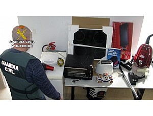 Investigan en Mazarrón a una pareja dedicada a cometer robos en viviendas