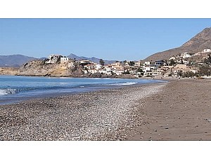 Bolnuevo, playa más económica de España para alquilar tumbonas