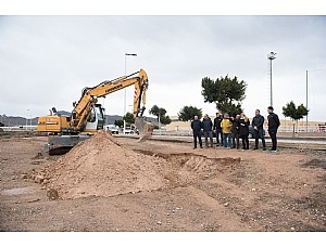 Las obras de un campo de fútbol playa y otro de vóley playa en el Complejo Deportivo de la Media Legua ya han comenzado