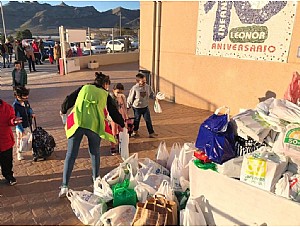 El CEIP Infanta Leonor dona 600 kilos de alimentos a Cruz Roja