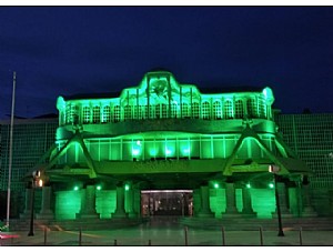 La Asamblea Regional se tiñe de verde con motivo del Día Mundial contra el Cáncer