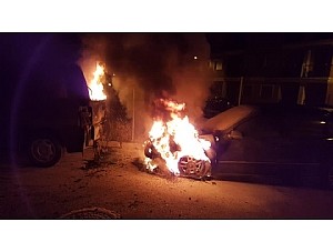 Se investiga el incendio de dos vehículos en Mazarrón