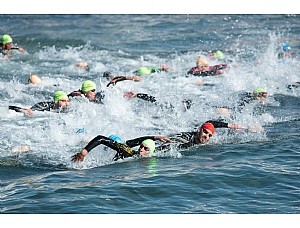 220 nadadores participaron en la III Travesía a nado ‘La Isla Fun Fest’