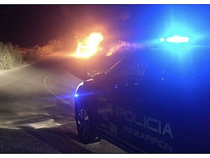 Incendio fortuito de un vehículo en Mazarrón 