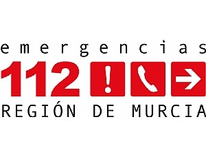 Rescatado y trasladado al hospital el conductor de un vehículo accidentado en Mazarrón