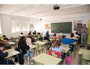 Cerca de 2.000 alumnos han comenzado sus clases en los institutos del municipio