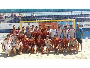 La selección murciana juvenil de fútbol playa, campeona de España