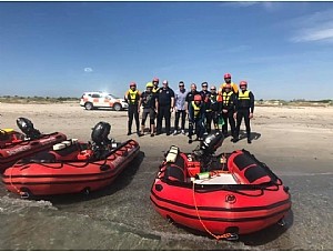 Protección Civil Mazarrón se reciclan en el manejo de embarcaciones de rescate