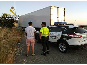 La Guardia Civil intercepta un vehículo articulado de 40 toneladas en Mazarrón, cuyo conductor dio positivo en consumo de cannabis