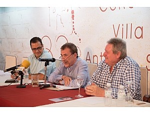 Conferencia de Sánchez Dragó en los cuentos Villa de Mazarrón