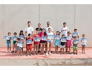 150 alumnos han completado este verano los cursos de natación municipales 