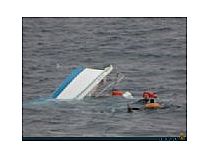 El buque auxiliar “Las Palmas” rescata a 3 personas frente a las costas de Mazarrón - Foto 1