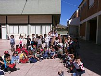 Los alumnos/as de 4 años de infantil del CEIP FRANCISCO CAPARRÓS han visitado un invernadero de tomates en Mazarrón - Foto 12
