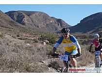 250 ciclistas tomaron la salida para recorrer los parajes de Mazarrón en la XXI Marcha MTB Bahía de Mazarrón. Domingo 6 noviembre. - Foto 318