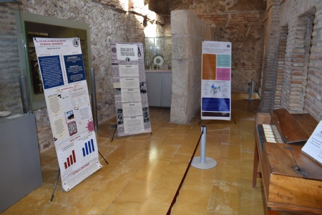 Exposición de los Proyectos de Investigación IES Miguel Hernández